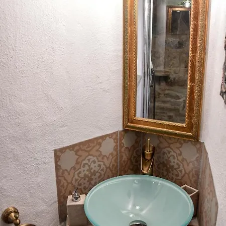 Casa Lucertola אכסניה אפריקלה